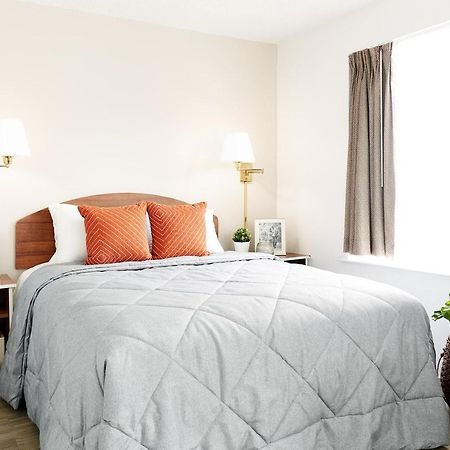 Intown Suites Extended Stay Louisville Ky - Wattbourne Lane Bagian luar foto