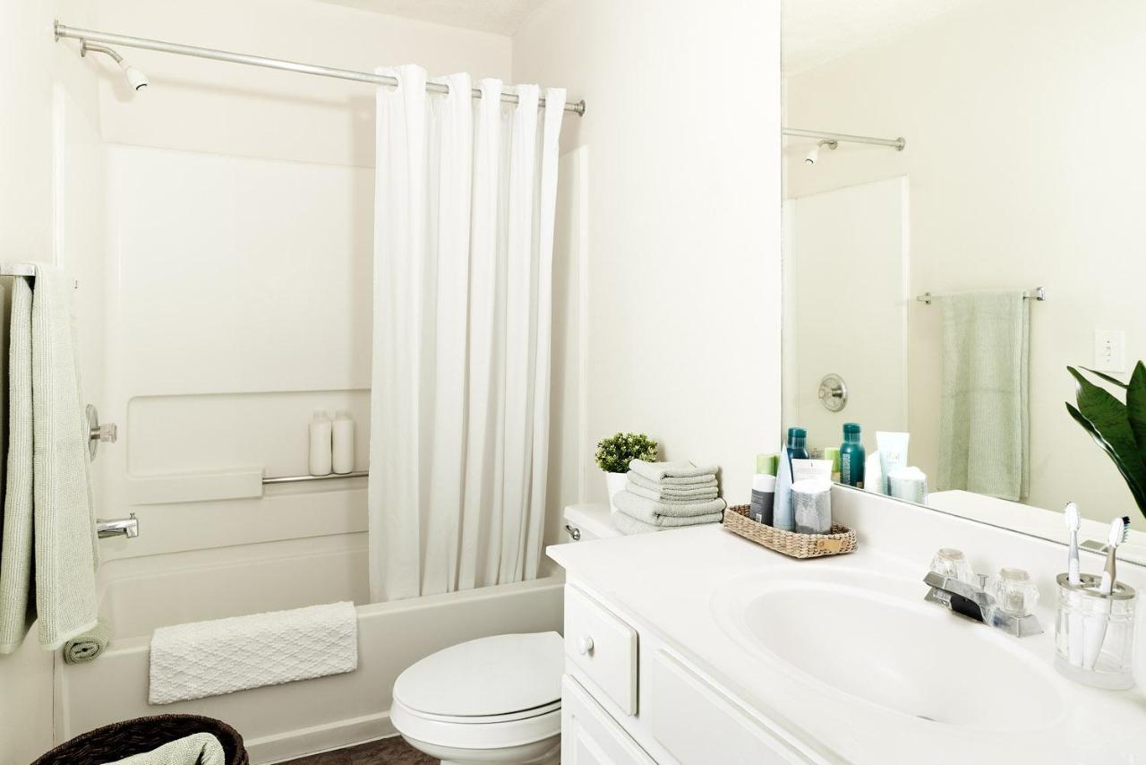 Intown Suites Extended Stay Louisville Ky - Wattbourne Lane Bagian luar foto